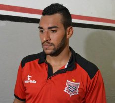 Artilheiro de time do Paulistão toma gancho de oito jogos por cusparada