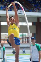 Atletismo: Após Mundial, Thiago usará varas emprestadas no Chile