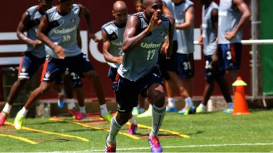 Carioca: Com dores, zagueiro e lateral não treinam no Fluminense