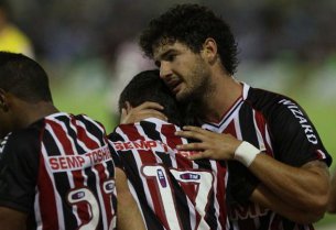 CSA 0 x 1 São Paulo – Pato passa em branco e vai ter jogo de volta