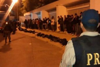 Libertadores: Ônibus de rival do Grêmio não entram no Brasil