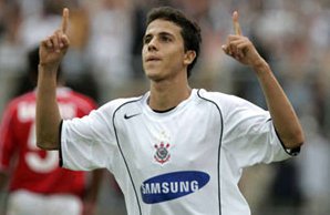 Paulistão: Corinthians tenta fechar com atacante campeão brasileiro em 2005