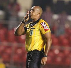 Gáucho: Caso de racismo merecia pena ‘mais forte’, diz árbitro