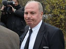 Alemão: Presidente do Bayern renuncia após aceitar condenação