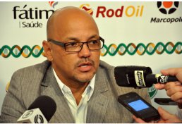 Técnico campeão mundial já analisa propostas para o Brasileiro