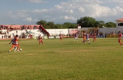 PERNAMBUCANO: Serra Talhada pega o lanterna para se isolar na ponta