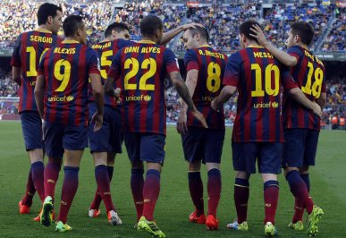 ESPANHOL: Neymar esquenta banco, Messi dá show e Barcelona enfia 7