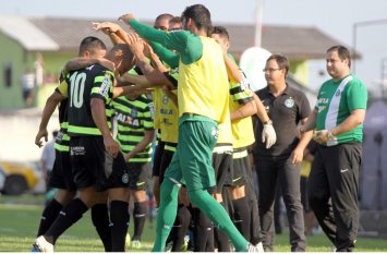 PARANAENSE: Alex decide no Coritiba e Paraná bate Atlético nas quartas