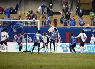 Zagueiro brasileiro garante vitória do Yokohama FC na Liga Japonesa