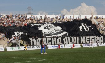 Paulistão: Torcida se mobiliza e promete “bicho” ao elenco do Comercial