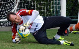 Goleiro do São Paulo faz desabafo ao defender calendário do Bom Senso