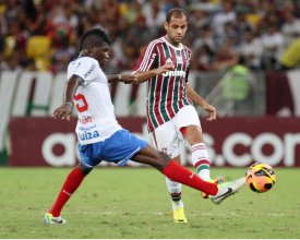 Carioca: Após drama, lateral volta a treinar no Fluminense