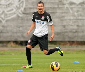 Especulado na Ponte, lateral do Corinthians deve fechar com Bahia
