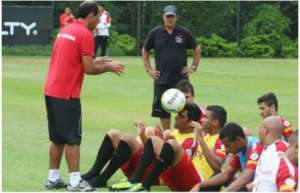 Muricy testa time com reservas para enfrentar Botafogo