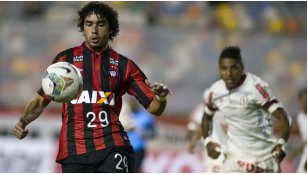 Atlético-PR x Universitario-PER – Furacão em busca da liderença