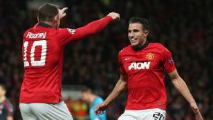 LIGA DOS CAMPEÕES: Com hat-trick de Van Persie, United elimina Olympiakos