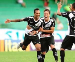 Time do Brasileirão volta a sondar volante da Ponte Preta