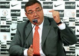 Presidente do Corinthians confirma interesse em ex-Menino da Vila e Elias