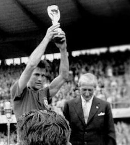 Presidente da CBF lamenta morte de Bellini: ‘Cidadão exemplar’