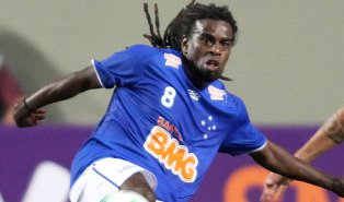 Libertadores: Conmebol deve decidir caso de Tinga na segunda-feira