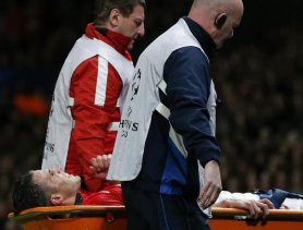 Liga dos Campeões: Lesão no joelho tira Van Persie de quartas com o Bayern