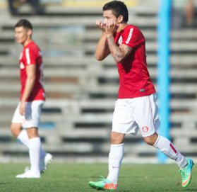 GAÚCHO: Chileno marca dois e coloca Internacional na semifinal