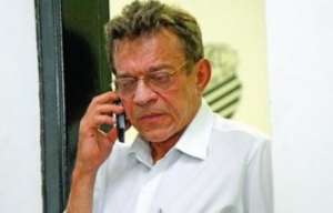 Presidente Lepo Lepo assume atraso salarial “porque quis” e ameaça atletas com arma