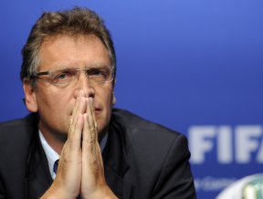 Copa 2014: No Brasil, Valcke começa a cobrar soluções de SP e RS