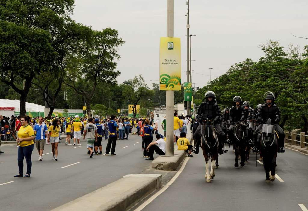 Copa 2014: PM simula segurança para evento em São Paulo
