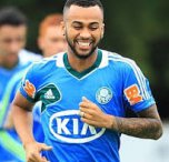 Paulistão: Ex-menino da Vila, meia admite a possibilidade de deixar o Palmeiras