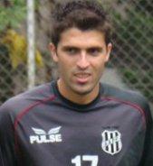 Jogadores da Ponte Preta pregam respeito ao Santos, mas confiam na vaga