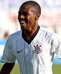 Corinthians deve fazer oferta de empréstimo por ex-meia do Flamengo