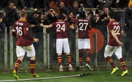 Italiano: Ex São Paulo estreia e garente vitória do Roma