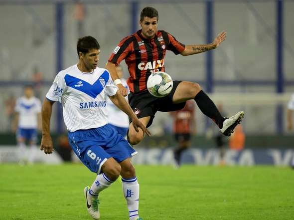 Atlético-PR x Vélez Sarsfield-ARG – Primeiro brasileiro nas oitavas?