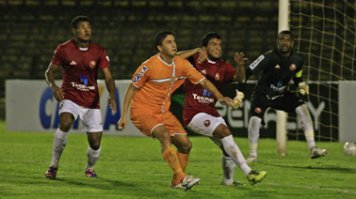 COPA VERDE: Zebra passeia e torcida tenta agredir jogadores