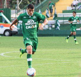 Catarinense: Técnico elogia atuação de lateral improvisado na Chapecoense