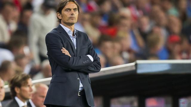 Técnico do PSV, Cocu passa por cirurgia e retira tumor