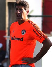 Carioca: Renato Gaúcho diz que Flu não pode se iludir com vantagem