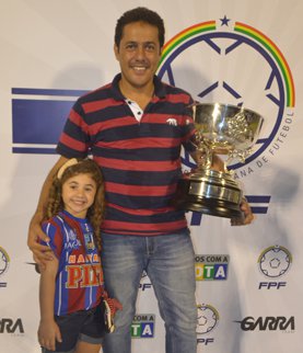 Agora técnico, ídolo da torcida é cotado para assumir Paraná