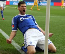 ALEMÃO: Schalke vence e dorme vice-líder