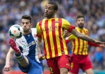 ESPANHOL: Lateral faz pênalti e vira goleiro em vitória do Barça