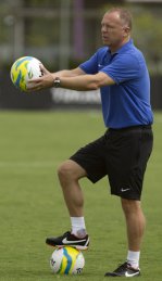 Por entrosamento, Mano Menezes até filma treinos do Corinthians