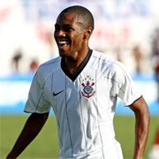 Com pressa, Corinthians tenta empréstimo de queridinho de Mano