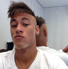 Neymar lança séries documentais em canal do Youtube