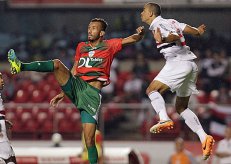 Atacante deixa a Portuguesa e acerta com novato do Brasileirão