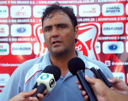 Série B: Paraná sonda ex-treinador de rival do estadual e anuncia reforços