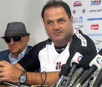 Pernambucano: De olho nas semifinais, Vica faz ajustes no Santa Cruz