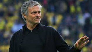 Liga dos Campeões: Mourinho diz que terceiro gol do PSG foi ‘uma piada’