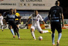 PARANAENSE: Mesmo com Adriano, Atlético é goleado e final será com clubes do interior