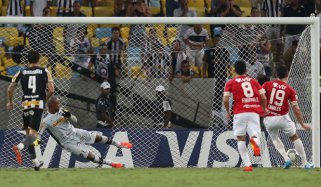 Libertadores: Hungaro elogia Botafogo, mas vê ataque pouco efetivo